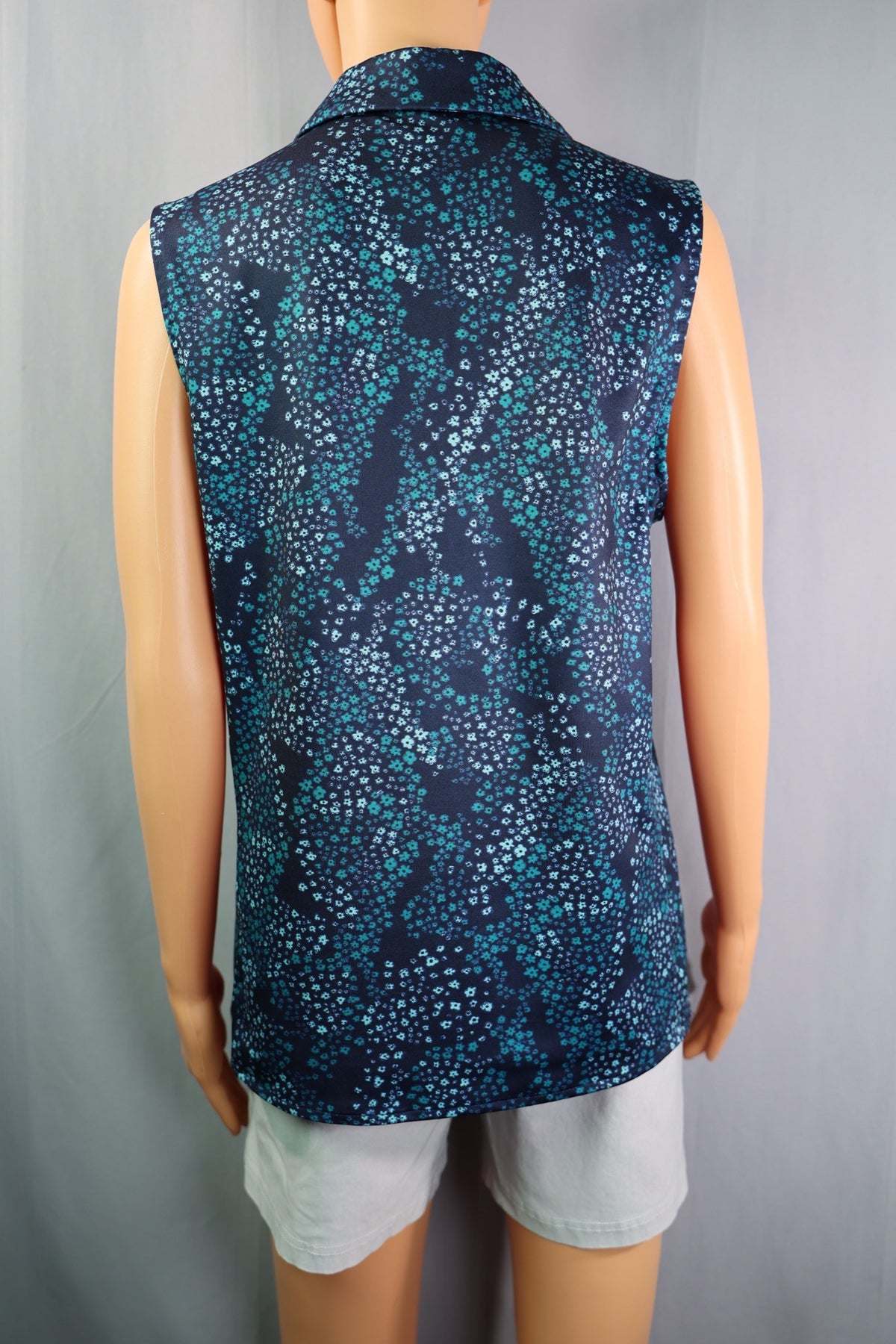 Lillie Green Top, Navy with Teal Floral, Size L - back