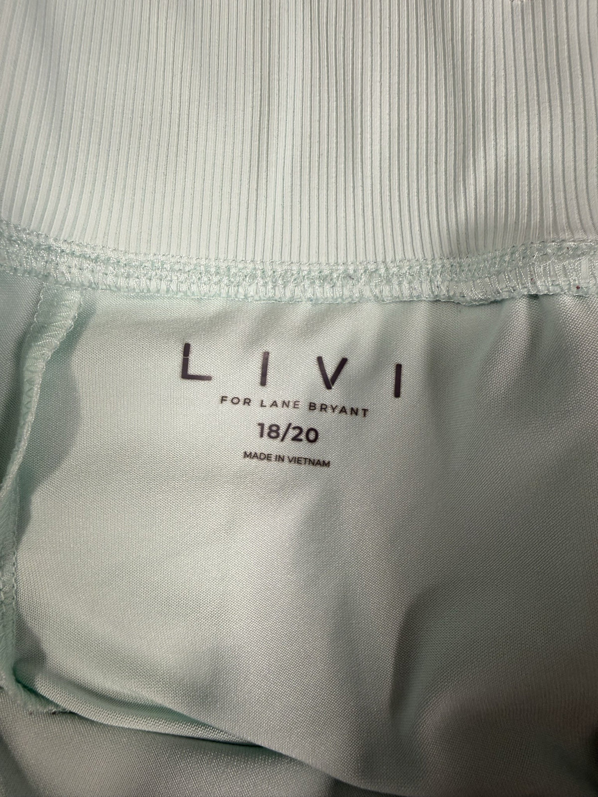 LIVI Skort brand and size label