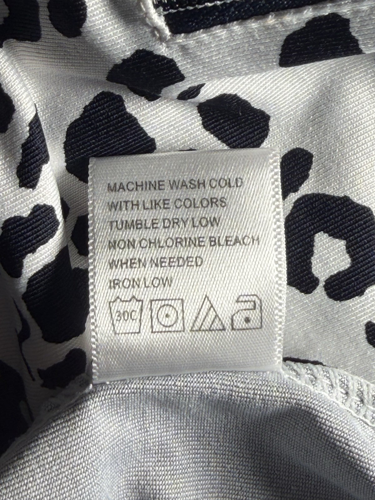 Tail care tag