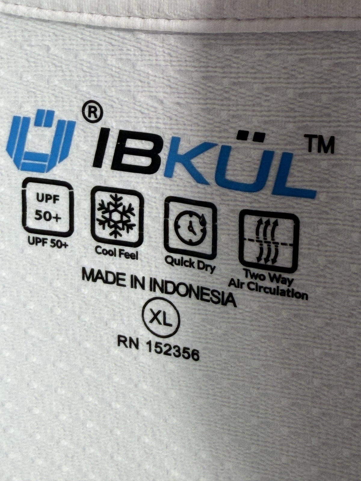IBKUL Short-Sleeve Quarter-Zip brand and size label