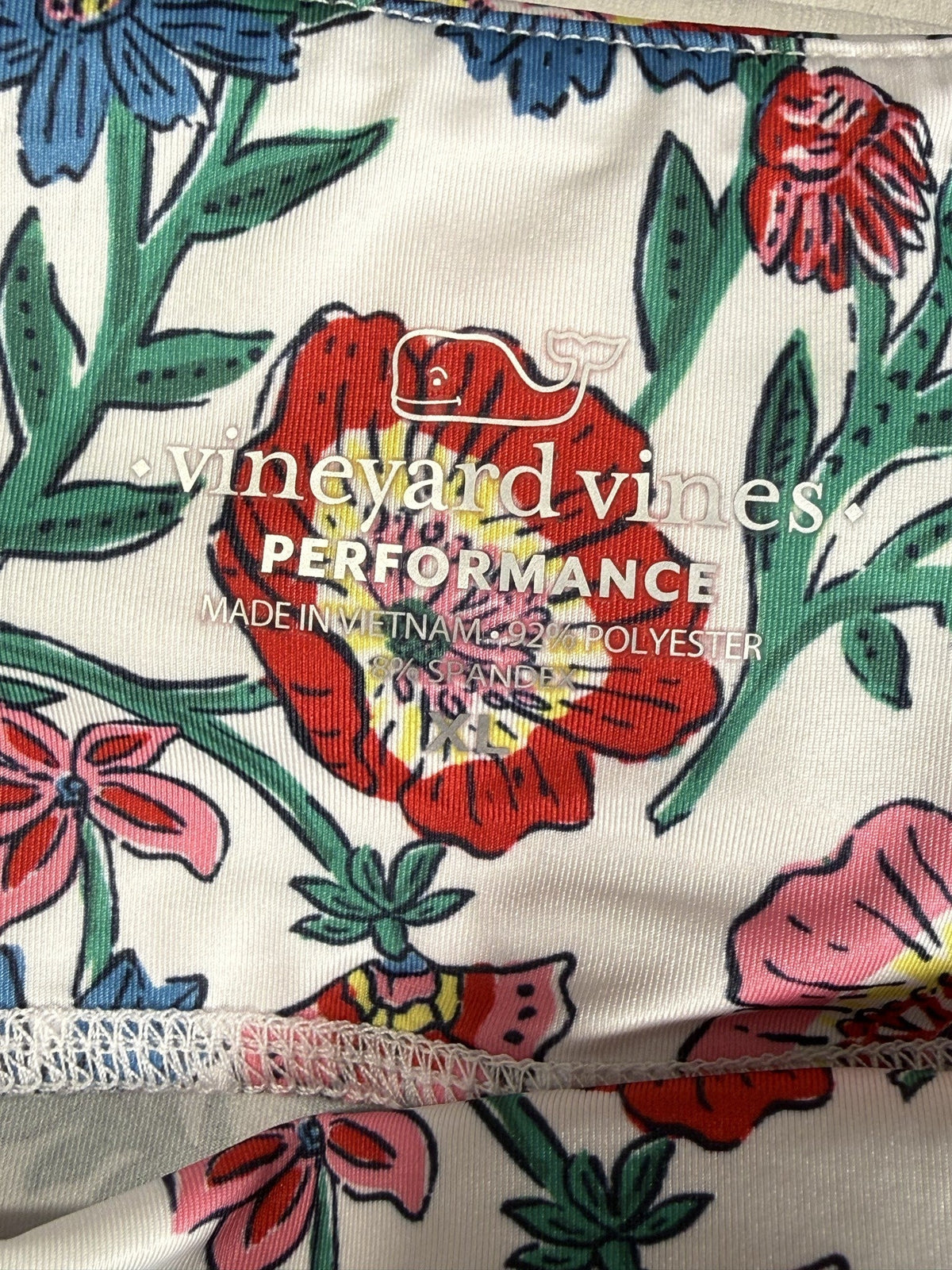 Vineyard Vines Skort brand and size label