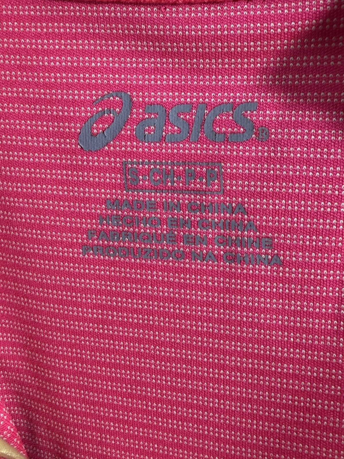 ASICS Long-Sleeve Half-Zip brand and size label