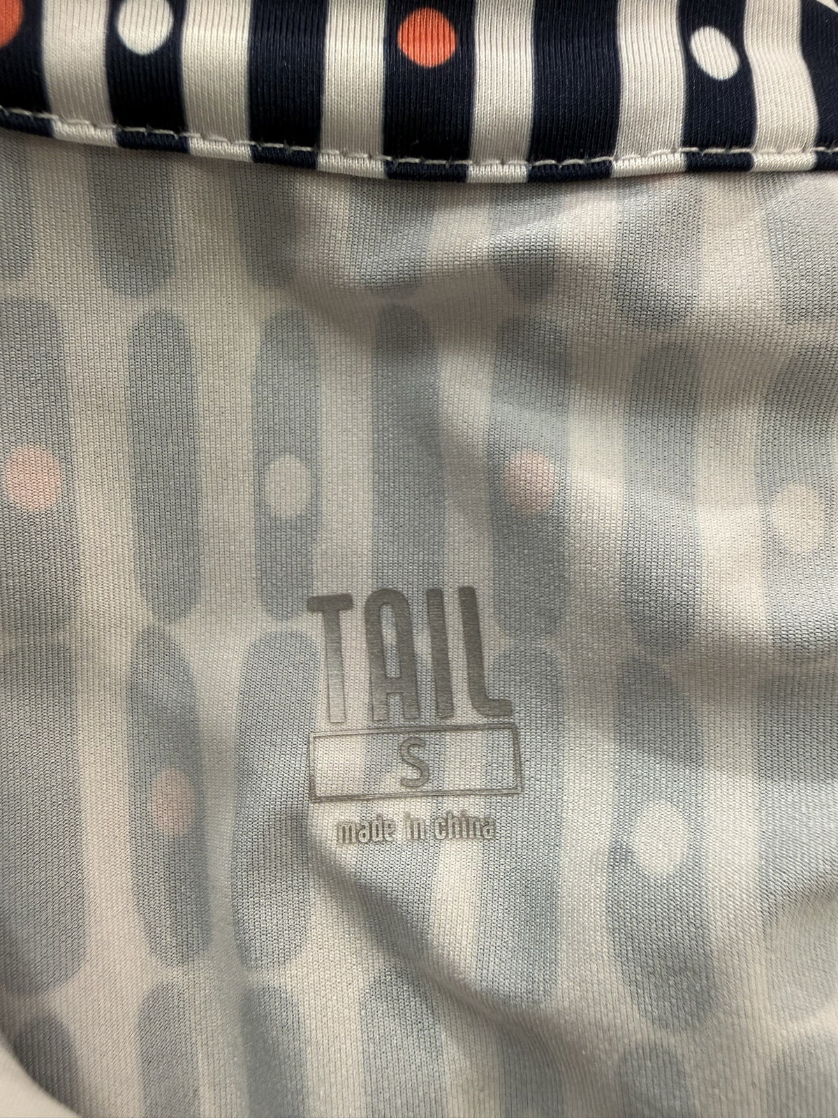 Tail Long-Sleeve Quarter-Zip brand and size label